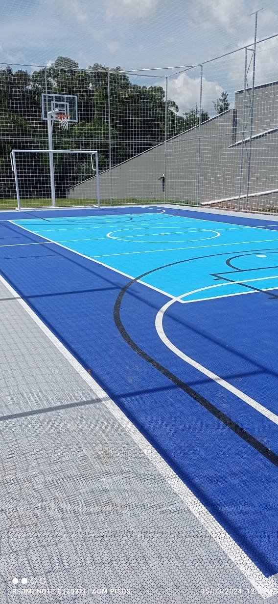 Quadra com piso modular outdoor